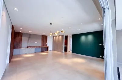 Apartamento para venda em Centro de 180.00m² com 3 Quartos, 3 Suites e 3 Garagens