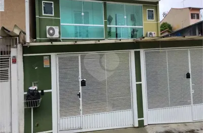 Sobrado para venda em Jardim Santo Antônio de 86.00m² com 2 Quartos, 1 Suite e 4 Garagens