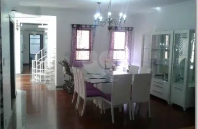 Sobrado para venda em Vila Camilópolis de 280.00m² com 3 Quartos, 2 Suites e 6 Garagens