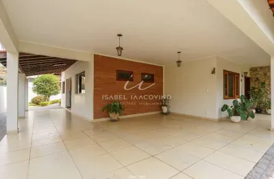 Casa para venda em Cachoeira de 317.00m² com 4 Quartos, 4 Suites e 4 Garagens
