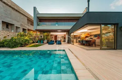 Casa de Condomínio para venda em Granja Viana de 420.00m² com 4 Quartos, 4 Suites e 6 Garagens