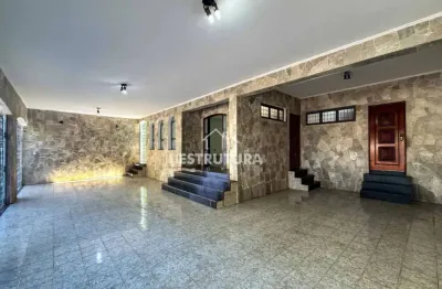 Casa para venda em Jardim América de 392.00m² com 3 Quartos, 1 Suite e 4 Garagens