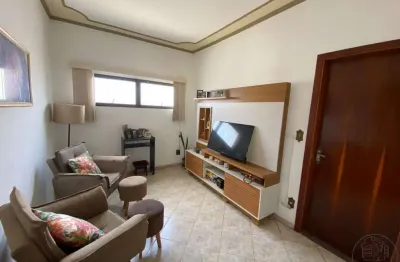 Casa para venda em Vila São Lúcio de 260.00m² com 5 Quartos, 1 Suite e 4 Garagens