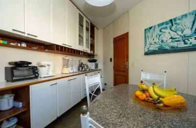 Apartamento para venda em Vila Suzana de 200.00m² com 4 Quartos, 2 Suites e 3 Garagens