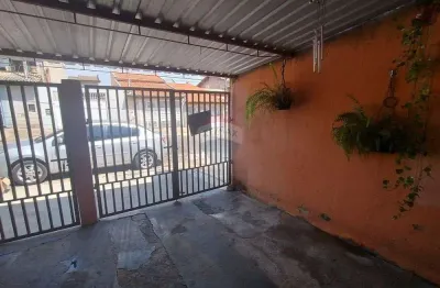 Casa para venda em Jardim Interlagos de 90.00m² com 2 Quartos e 2 Garagens