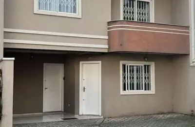 Sobrado para venda em Hauer de 158.00m² com 3 Quartos, 1 Suite e 2 Garagens