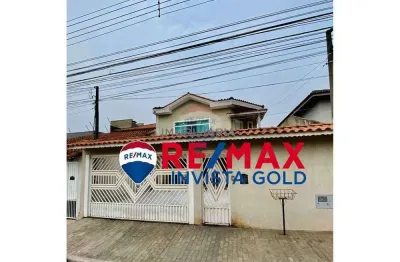 Casa para venda em Cidade Nova Arujá de 204.00m² com 3 Quartos, 1 Suite e 4 Garagens