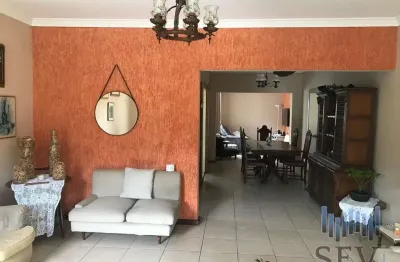 Sobrado para venda em Indianópolis de 160.00m² com 3 Quartos, 1 Suite e 3 Garagens
