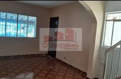 Sobrado para venda em Taboão de 126.00m² com 4 Quartos, 1 Suite e 2 Garagens