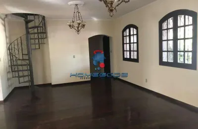Casa para venda em Cidade Universitária de 196.00m² com 3 Quartos, 1 Suite e 4 Garagens