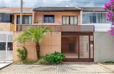 Sobrado para venda em Novo Mundo de 120.00m² com 3 Quartos, 1 Suite e 2 Garagens