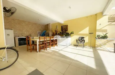 Casa com 2 quartos à venda na Rua Olívio Setim, 520, Iná, São José dos Pinhais