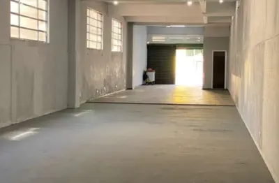 Galpão / Depósito / Armazém para venda e aluguel em Vila Mathias de 570.00m² com 1 Garagem