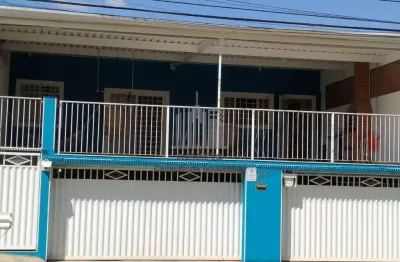 Casa para venda em JARDIM ROSEIRA de 180.00m² com 3 Quartos e 2 Garagens