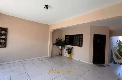 Casa para venda em Jardim São Francisco de 162.00m² com 3 Quartos, 1 Suite e 2 Garagens