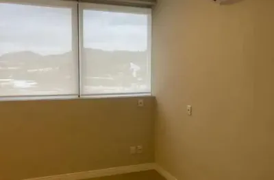 Sala Comercial para venda e aluguel em Vila Mogilar de 35.74m²