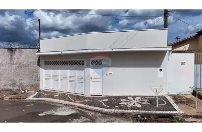 Casa para venda em Conjunto Habitacional Narciso Gomes de 102.50m² com 3 Quartos e 2 Garagens
