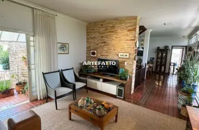 Casa para venda em Vila Totoli de 287.00m² com 3 Quartos, 1 Suite e 4 Garagens