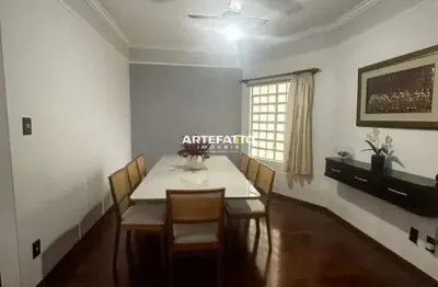 Casa para venda em Vila Santa Rita de 186.00m² com 3 Quartos, 1 Suite e 3 Garagens