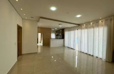 Sobrado para venda e aluguel em Soares de 270.00m² com 3 Quartos, 1 Suite e 4 Garagens
