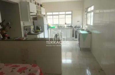 Casa para venda em Jardim Guanciale de 213.00m² com 3 Quartos, 1 Suite e 3 Garagens