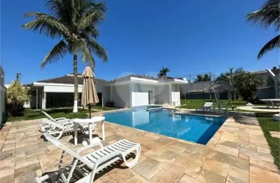 Casa de Condomínio para alugar em Jardim Acapulco de 628.00m² com 7 Quartos, 7 Suites e 8 Garagens