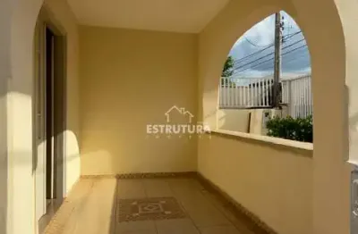 Casa para alugar em Jardim Donângela de 150.00m² com 3 Quartos e 4 Garagens