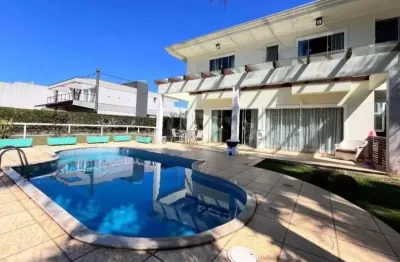 Casa para venda em Praia Do Estaleiro de 452.00m² com 4 Quartos, 4 Suites e 4 Garagens