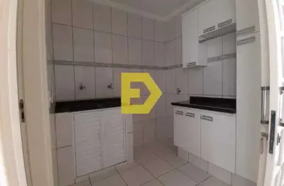 Casa para alugar em Saudade de 220.00m² com 3 Quartos, 1 Suite e 3 Garagens