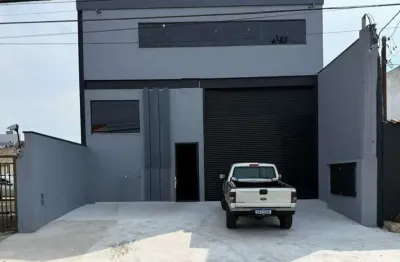Galpão / Depósito / Armazém para alugar em Vila Santa Clara de 500.00m² com 17 Garagens