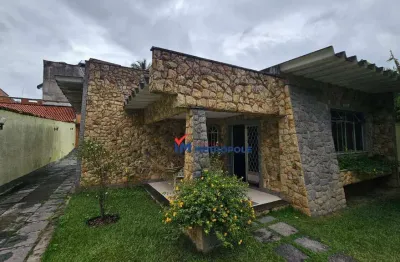 Casa de Condomínio para venda em Taquara de 176.00m² com 3 Quartos, 1 Suite e 5 Garagens