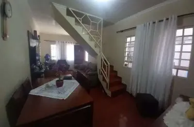 Sobrado para venda em Vila Granada de 210.00m² com 4 Quartos e 2 Garagens