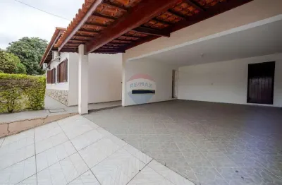 Casa para venda em Vila São José de 179.00m² com 4 Quartos, 1 Suite e 6 Garagens