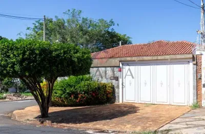 Casa para alugar em Jardim São Luiz de 215.00m² com 4 Quartos, 2 Suites e 2 Garagens