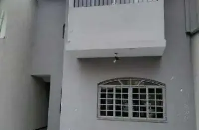 Casa para alugar em Centro de 170.00m² com 1 Quarto e 2 Garagens