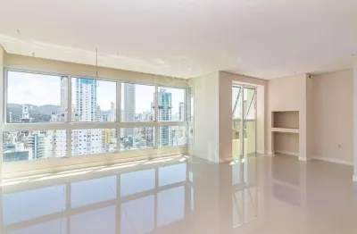 Apartamento para venda em Centro de 140.00m² com 4 Quartos, 2 Suites e 3 Garagens