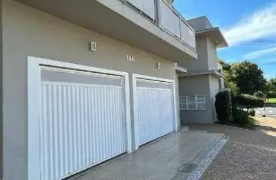 Casa para alugar em Centro de 272.11m² com 3 Quartos, 2 Suites e 2 Garagens