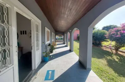 Casa para venda em Serra Verde de 242.00m² com 3 Quartos e 3 Garagens
