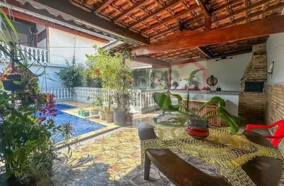 Sobrado para venda em Parque Residencial Flor Do Vale de 305.00m² com 4 Quartos e 4 Garagens