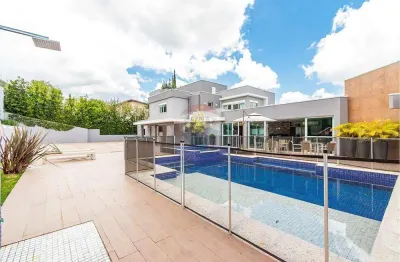 Casa de Condomínio para alugar em Uberaba de 390.00m² com 5 Quartos, 5 Suites e 6 Garagens