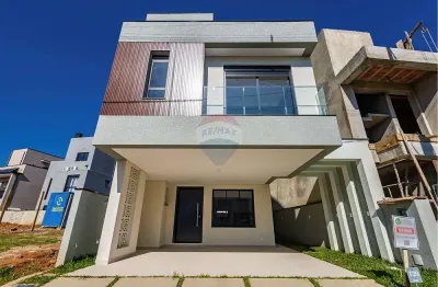 Casa para venda em Santa Cândida de 212.00m² com 3 Quartos, 3 Suites e 2 Garagens