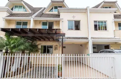 Sobrado para venda em Orleans de 126.00m² com 3 Quartos, 1 Suite e 3 Garagens