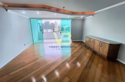 Apartamento para alugar em Batel de 181.00m² com 4 Quartos, 2 Suites e 2 Garagens