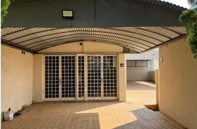 Galpão / Depósito / Armazém para alugar em Loteamento Della Rocha de 393.00m²