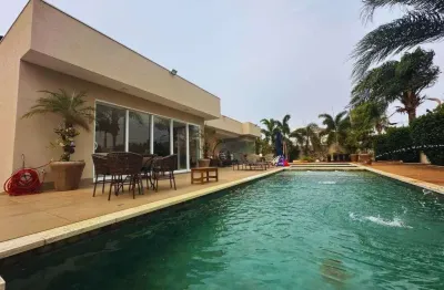 Sobrado para venda em Terras Di Siena de 384.00m² com 4 Quartos, 1 Suite e 2 Garagens