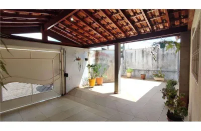 Casa para venda em Jardim Novo Itacolomi de 120.00m² com 2 Quartos e 2 Garagens