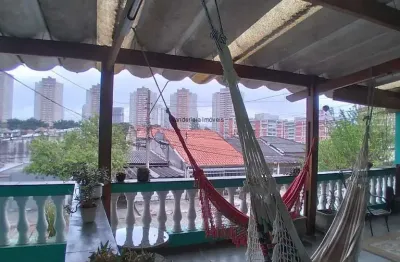 Casa para venda em Vila Yara de 220.00m² com 3 Quartos e 2 Garagens