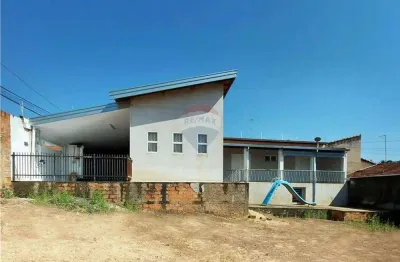 Casa para venda em Loteamento Parque Itacolomi de 182.00m² com 2 Quartos