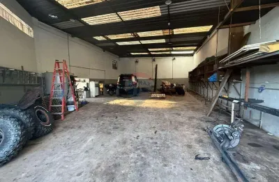 Galpão / Depósito / Armazém para alugar em Vila Sant' Ana de 250.00m²