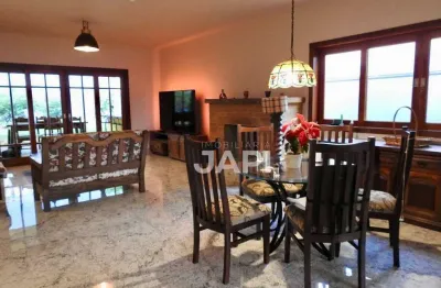 Casa de Condomínio para alugar em Medeiros de 310.00m² com 3 Quartos, 2 Suites e 3 Garagens